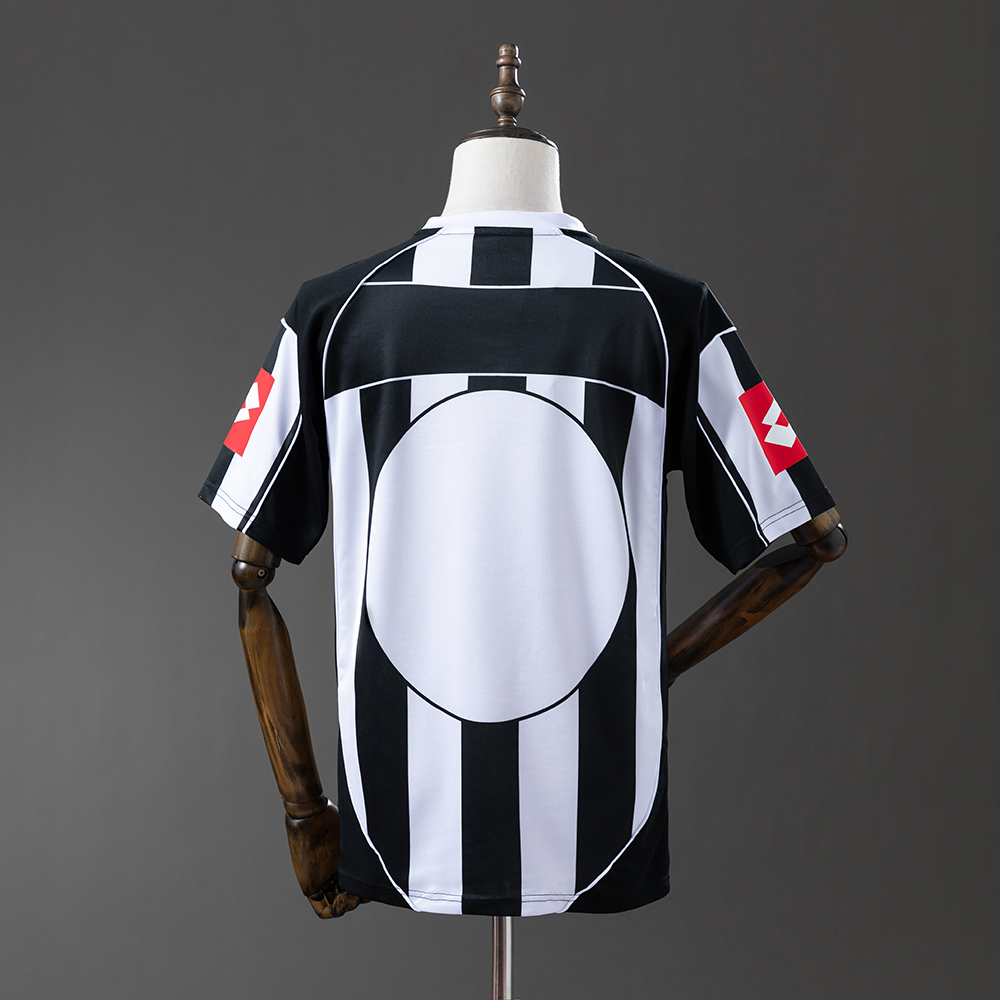 Juventus 02/03 Home Retro Jersey Foto 2