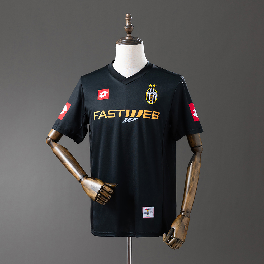 Juventus 01/02 Away Retro Jersey