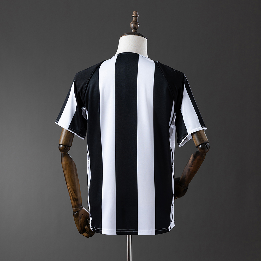 Juventus 04/05 Home Retro Jersey Foto 2