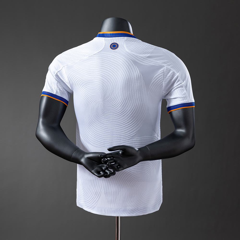 Real Madrid 21/22 Retro Player Version home Jersey Foto 2