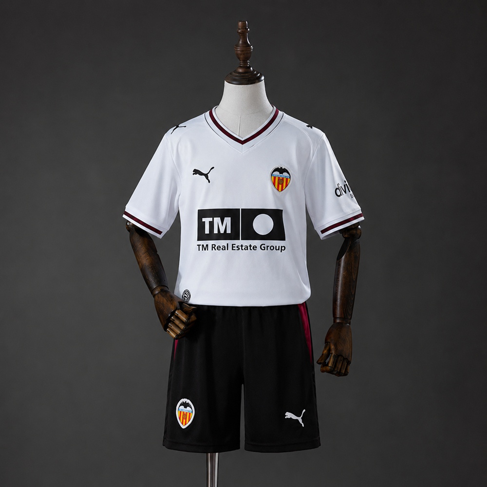 Valencia 26/27 Home Kids kit