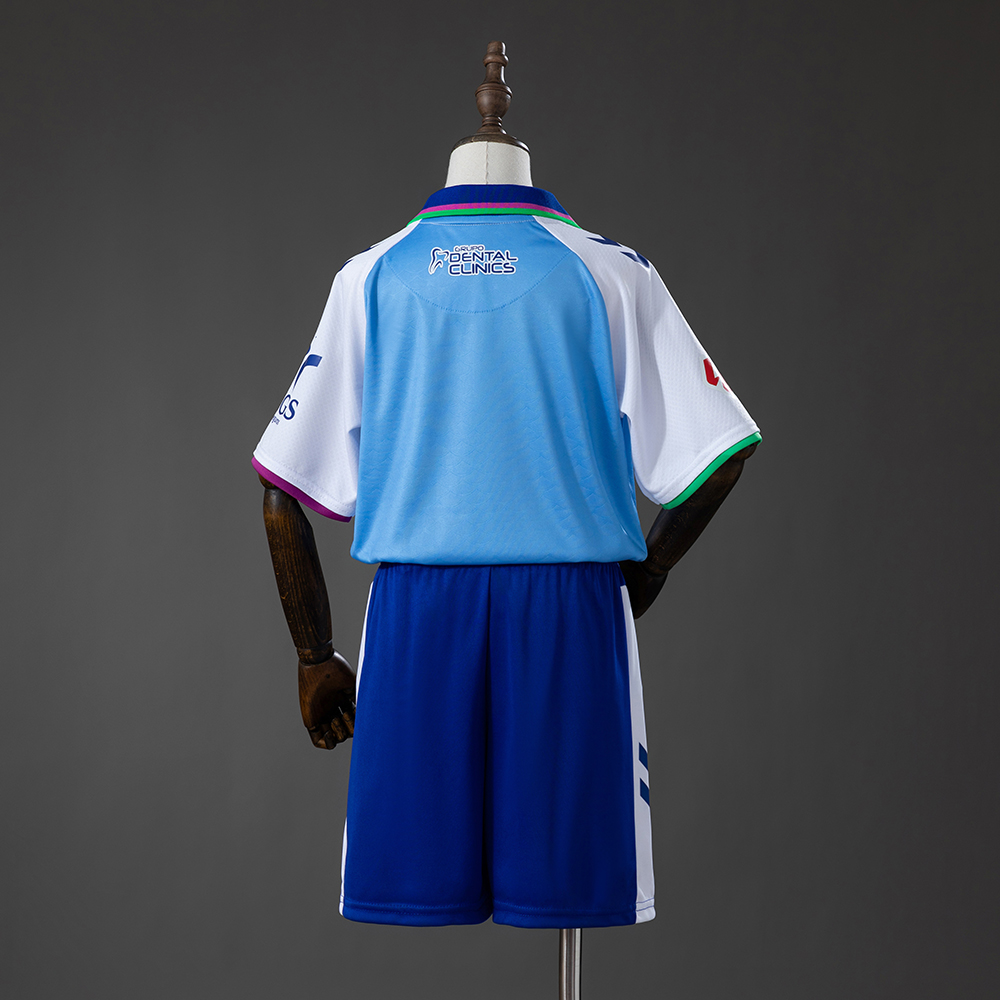 Malaga 26/27 Home Kids Kit Jersey Foto 2