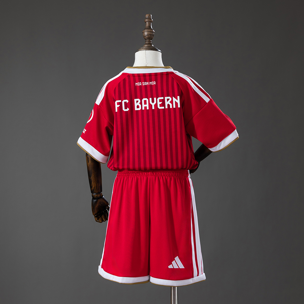 Bayern Munich 26/27 Home Kids Kit Jersey Foto 2