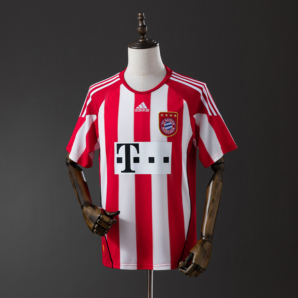 Bayern Munich 10/11 Home Retro Jersey