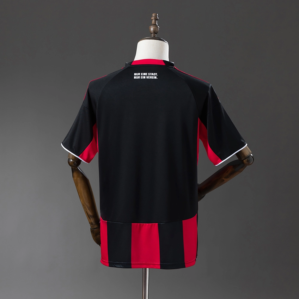 Frankfurt 25/26 Home Jersey Foto 2