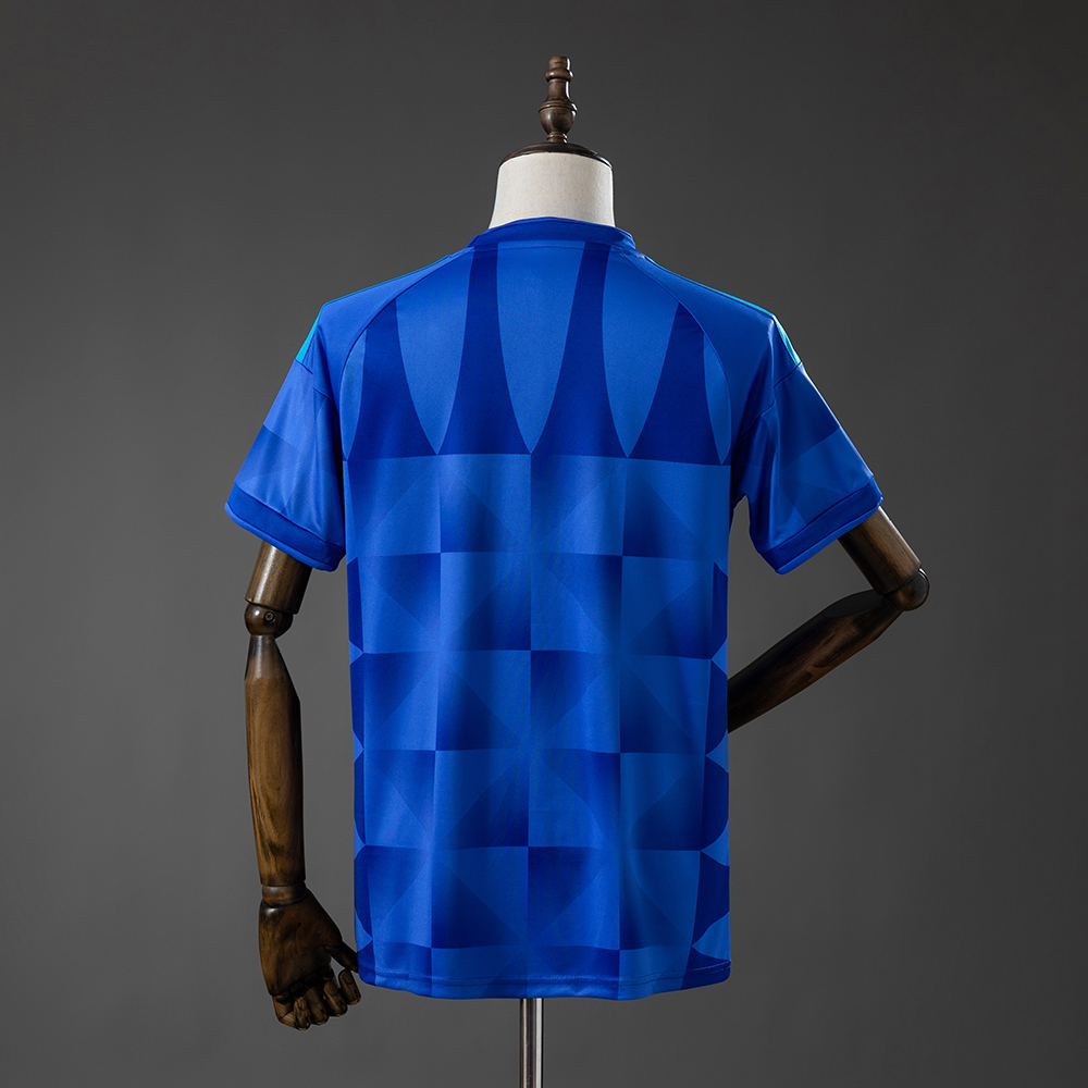 Schalke 04 26/27 Home Jersey Foto 2
