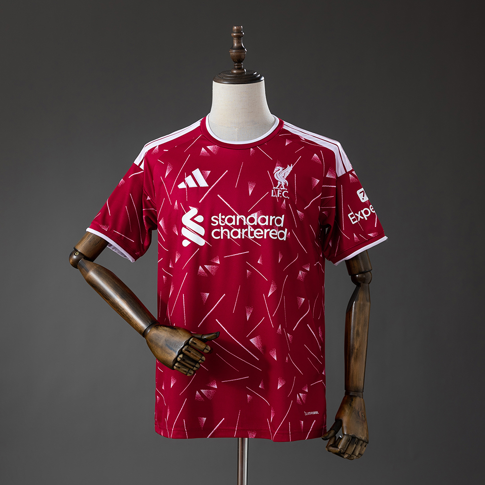 Liverpool 26/27 Home