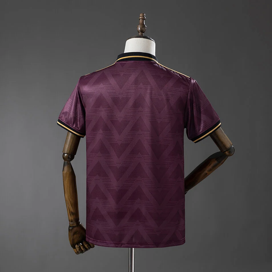Arsenal 25/26 Special Edition Jersey Maroon Foto 2