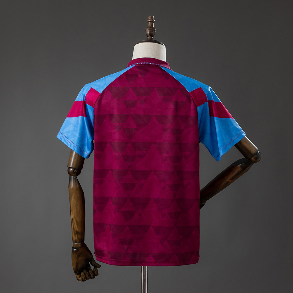 Aston Villa 1998 Home Stadium Retro Jersey Foto 2