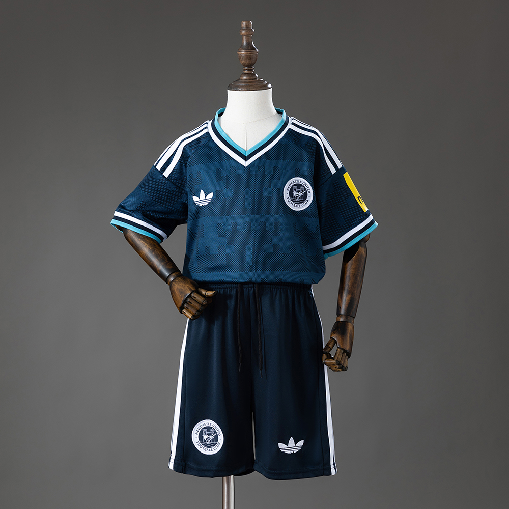Newcastle United 26/27 Away Kids kit
